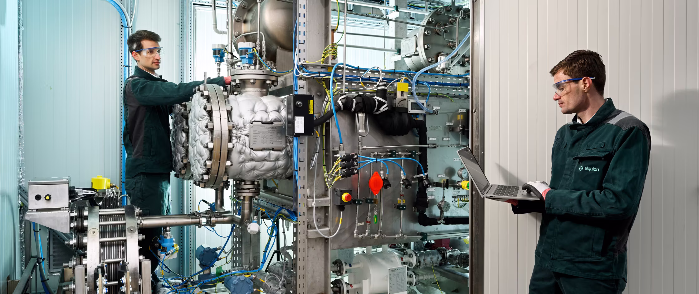 Engineers working at the Flexolyser pilot installation